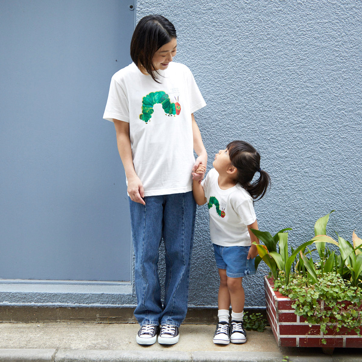 絵本Tシャツ はらぺこあおむし ホワイト